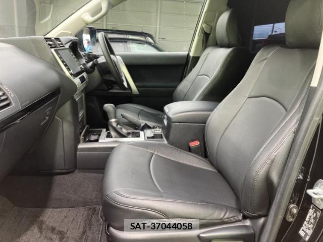 Toyota LAND CRUISER PRADO 2023-01 8374279-6