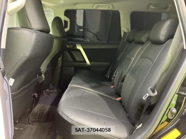 Toyota LAND CRUISER PRADO 2023-01 8374279-7