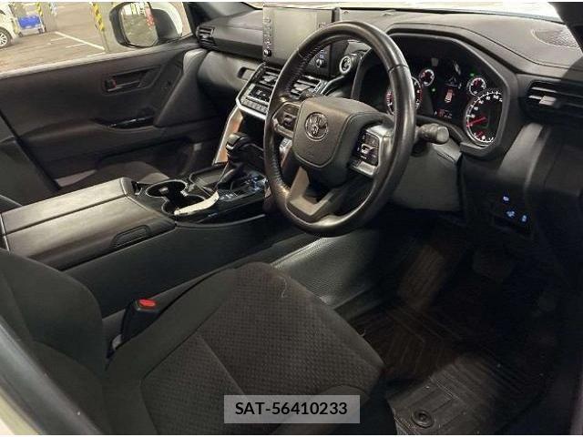 Toyota LAND CRUISER 2023-08 8372560-2