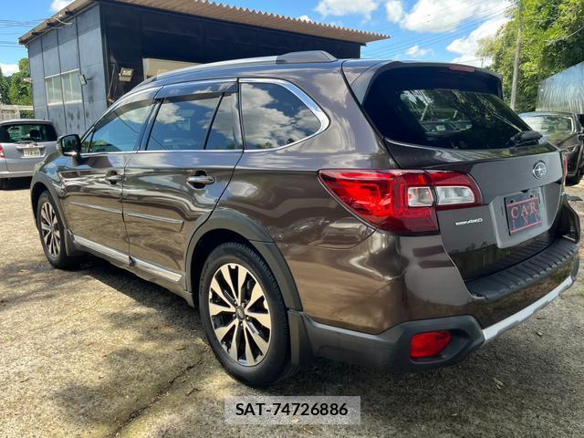 Subaru OUTBACK 2017-07 8372613-17