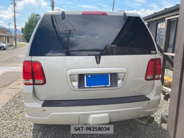 Lincoln NAVIGATOR 2009-11 8372989-13