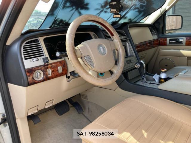 Lincoln NAVIGATOR 2009-11 8372989-14
