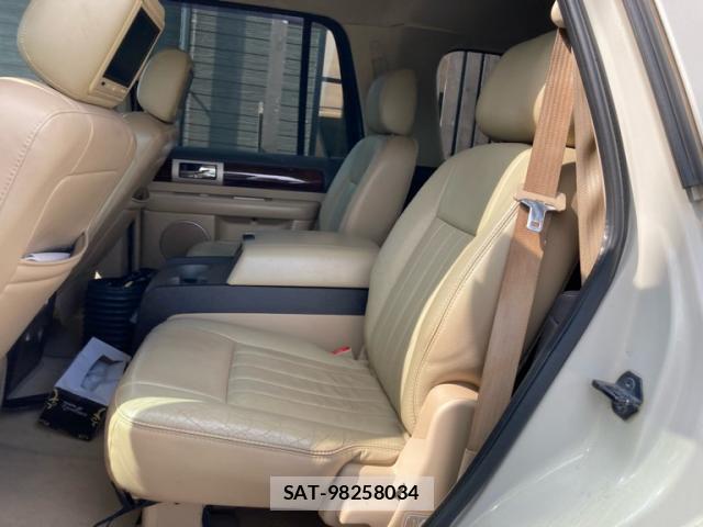 Lincoln NAVIGATOR 2009-11 8372989-17