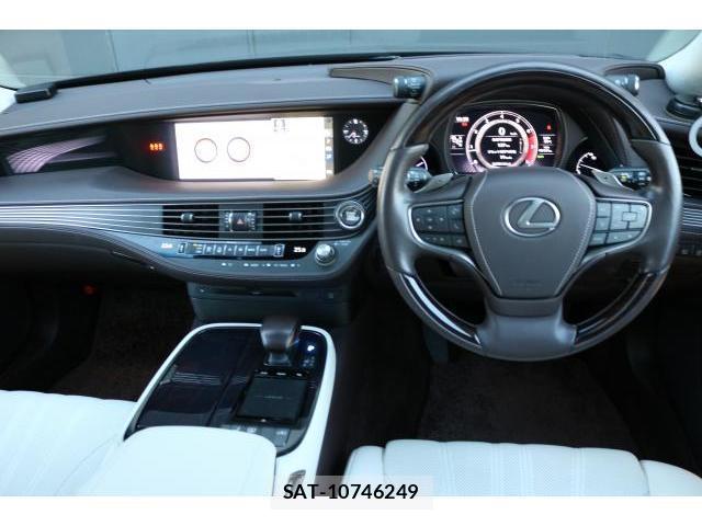 Lexus LS 2020-01 8373937-2