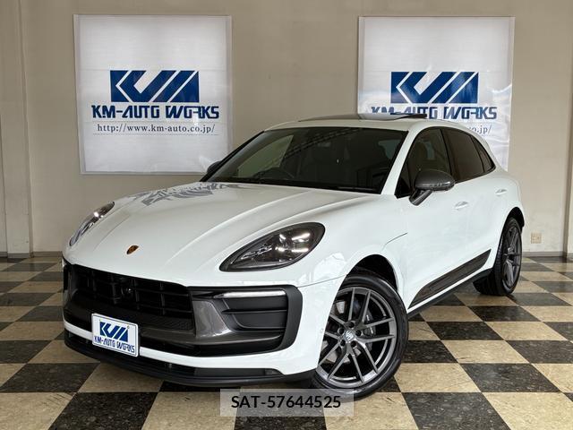 Porsche MACAN 2024-01 8372455-0