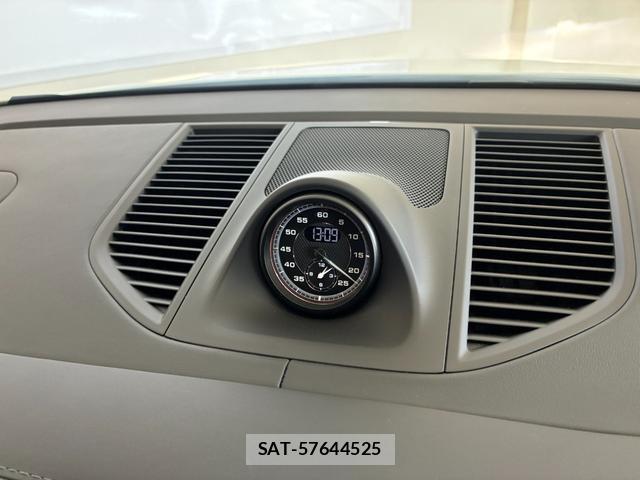 Porsche MACAN 2024-01 8372455-14