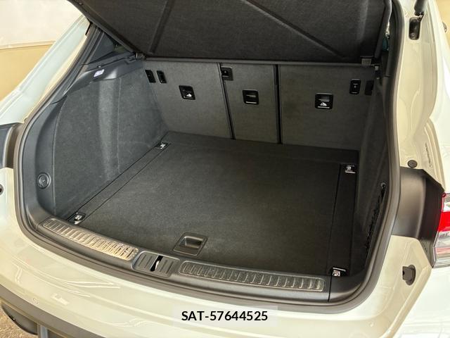 Porsche MACAN 2024-01 8372455-19