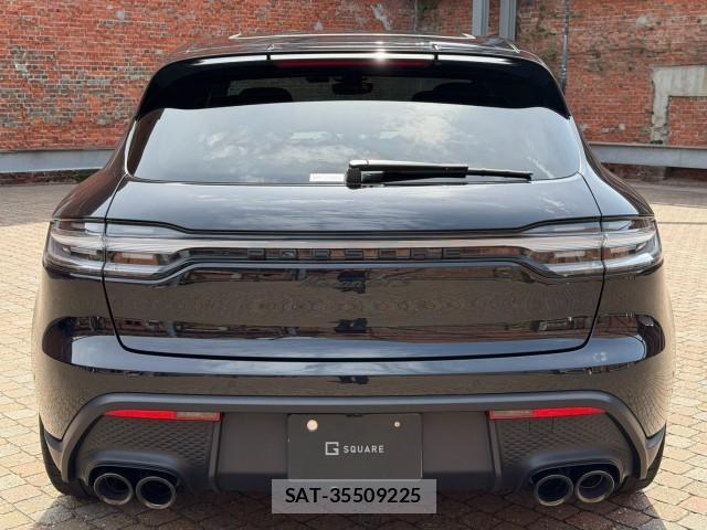 Porsche MACAN 2024-09 8372551-4