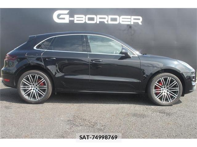 Porsche MACAN 2018-04 8373550-12