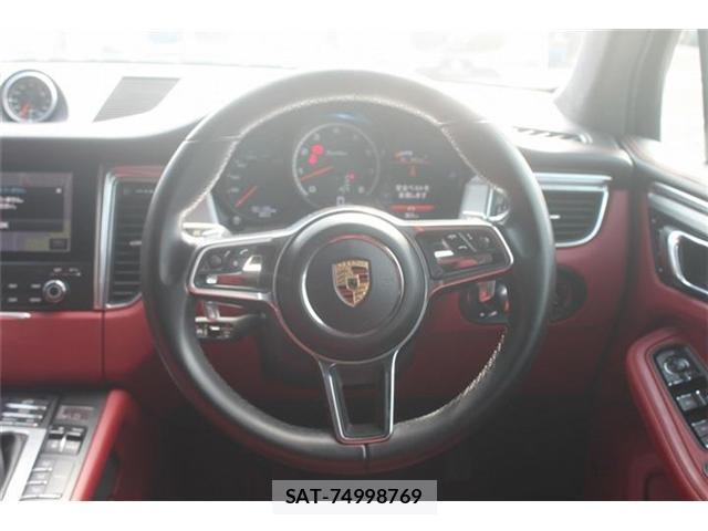 Porsche MACAN 2018-04 8373550-16
