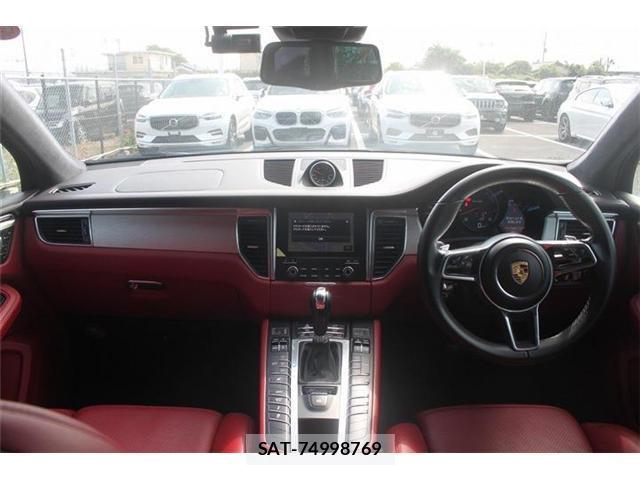 Porsche MACAN 2018-04 8373550-17