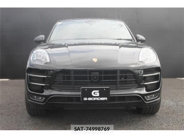 Porsche MACAN 2018-04 8373550-6