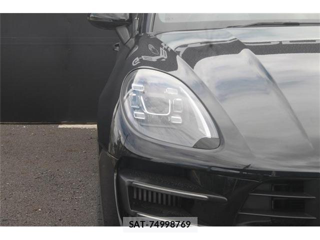 Porsche MACAN 2018-04 8373550-7