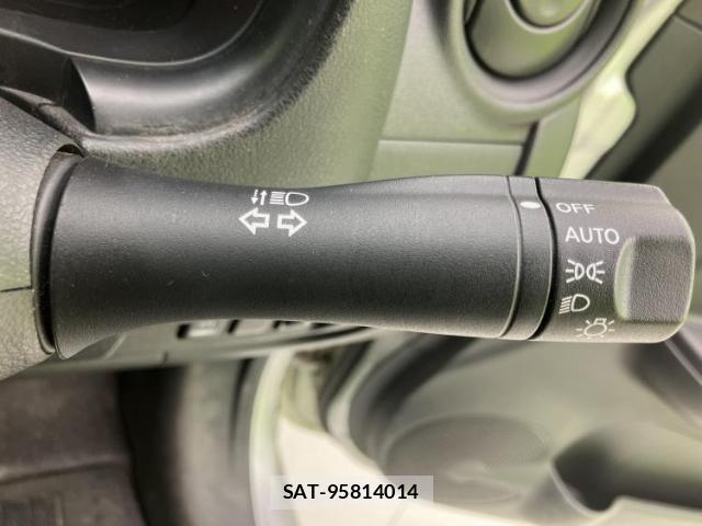 Nissan MARCH 2014-02 8374210-11