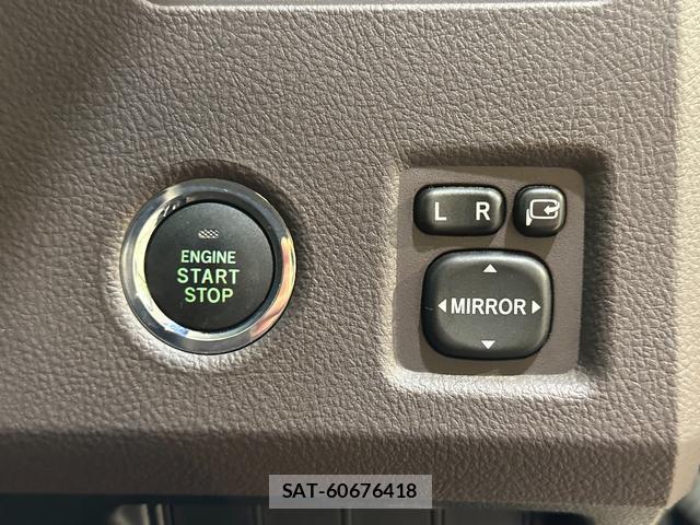 Toyota MARK X ZIO 2007-11 8373447-4