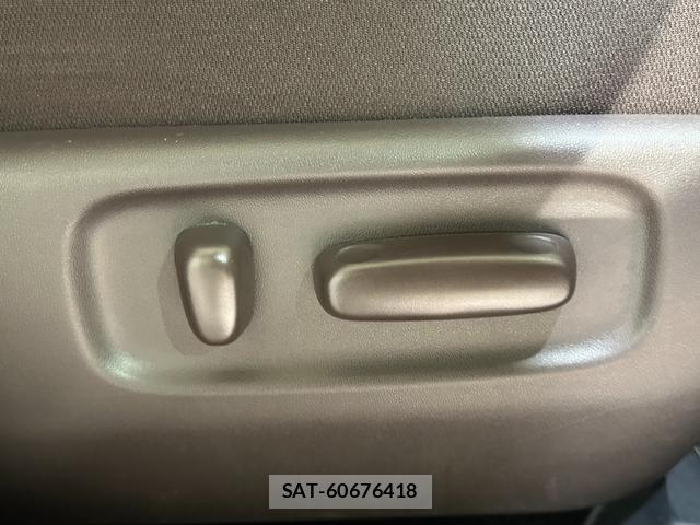 Toyota MARK X ZIO 2007-11 8373447-5