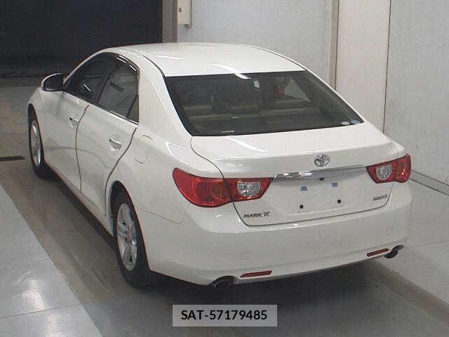 Toyota MARK X 2012-03 8373297-1