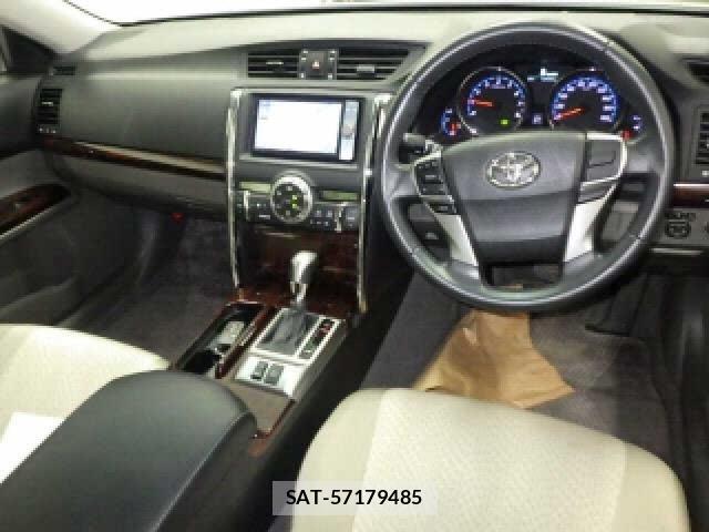 Toyota MARK X 2012-03 8373297-2