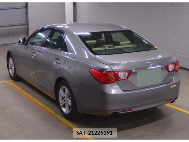 Toyota MARK X 2012-05 8373615-1