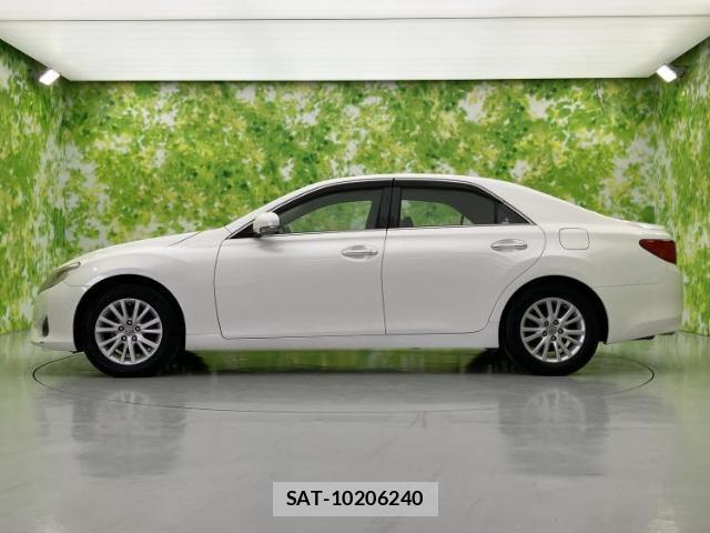 Toyota MARK X 2013-03 8374256-1