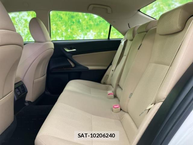 Toyota MARK X 2013-03 8374256-6