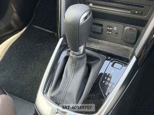 Mazda MAZDA2 2022-09 8372606-17