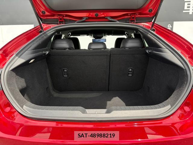 Mazda MAZDA3 2019-06 8373330-12