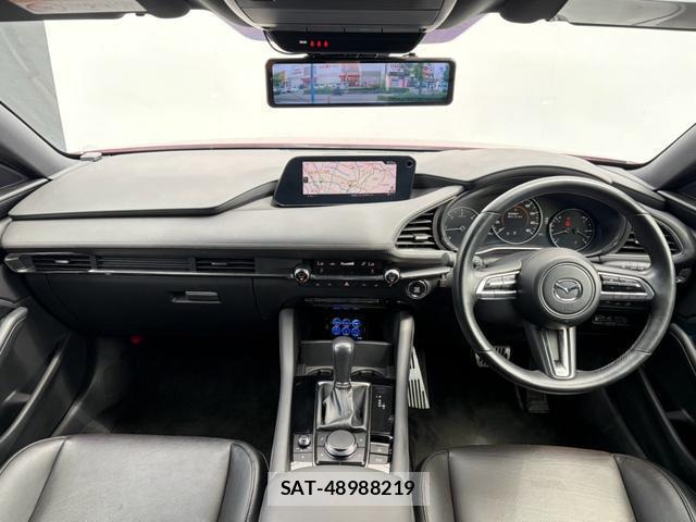 Mazda MAZDA3 2019-06 8373330-2