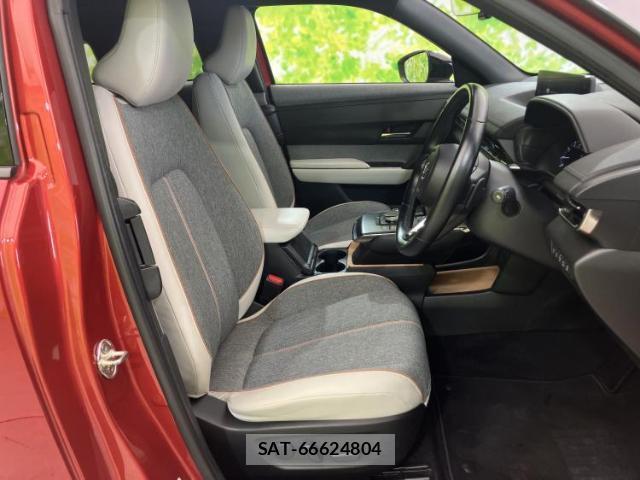 Mazda MX-30 2021-12 8374123-4