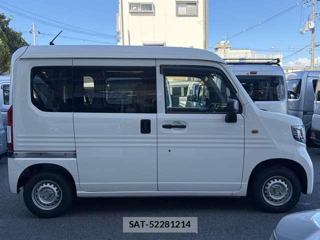 Honda N-VAN 2019-07 8373434-11