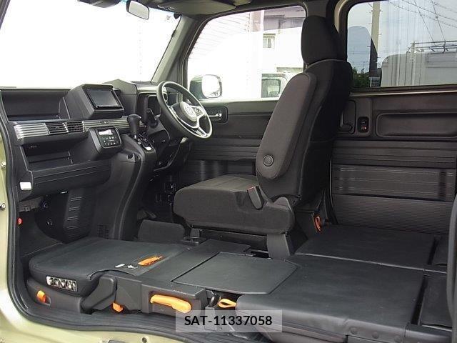 Honda N-VAN 2019-06 8373930-13