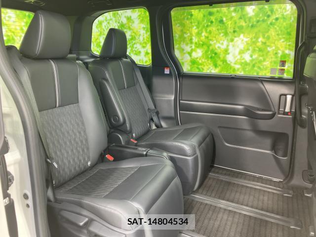 Toyota NOAH 2024-03 8372501-6