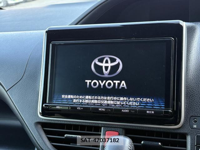 Toyota NOAH 2017-09 8372658-11