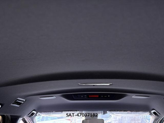 Toyota NOAH 2017-09 8372658-13