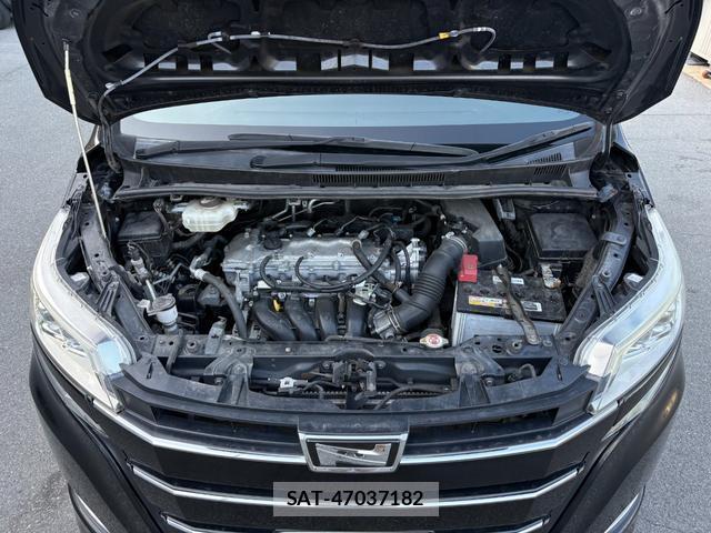 Toyota NOAH 2017-09 8372658-18