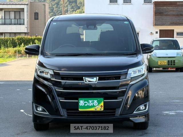 Toyota NOAH 2017-09 8372658-2