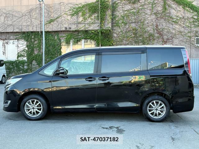 Toyota NOAH 2017-09 8372658-5