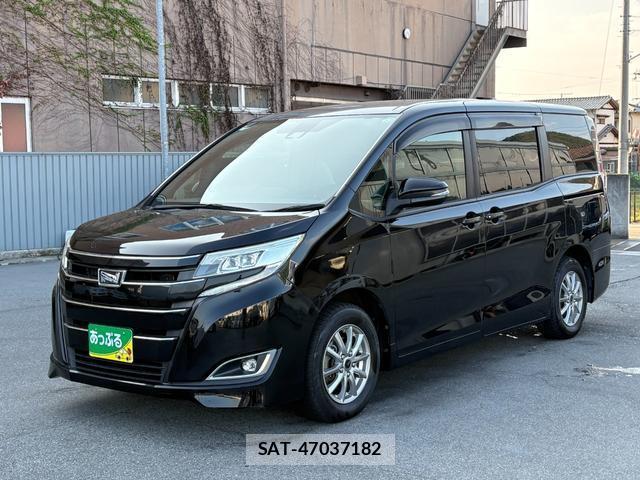 Toyota NOAH 2017-09 8372658-7