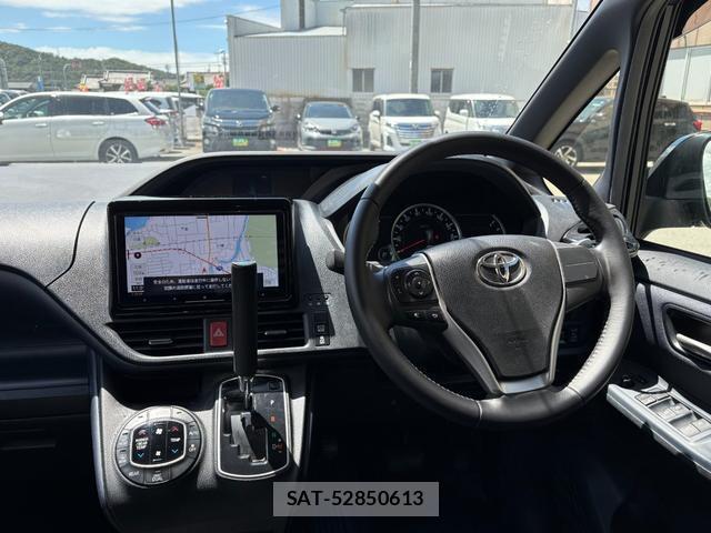 Toyota NOAH 2015-11 8372659-15