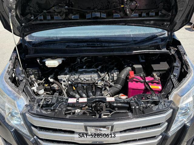 Toyota NOAH 2015-11 8372659-16