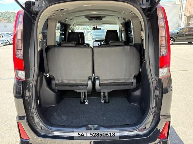 Toyota NOAH 2015-11 8372659-17