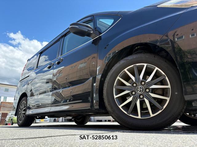 Toyota NOAH 2015-11 8372659-18