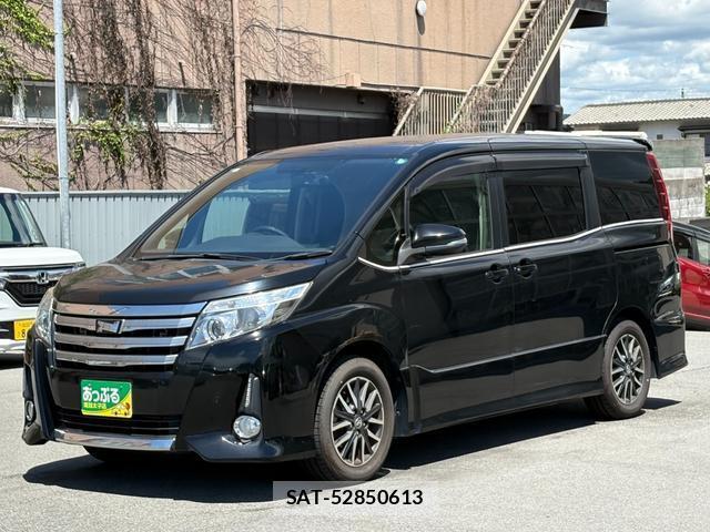 Toyota NOAH 2015-11 8372659-6