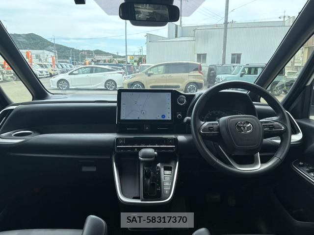 Toyota NOAH 2022-12 8372668-16