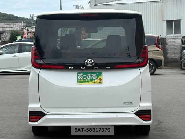 Toyota NOAH 2022-12 8372668-3