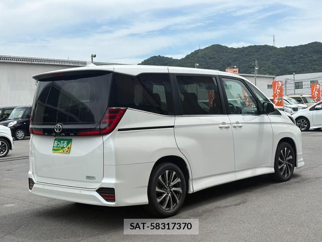 Toyota NOAH 2022-12 8372668-8