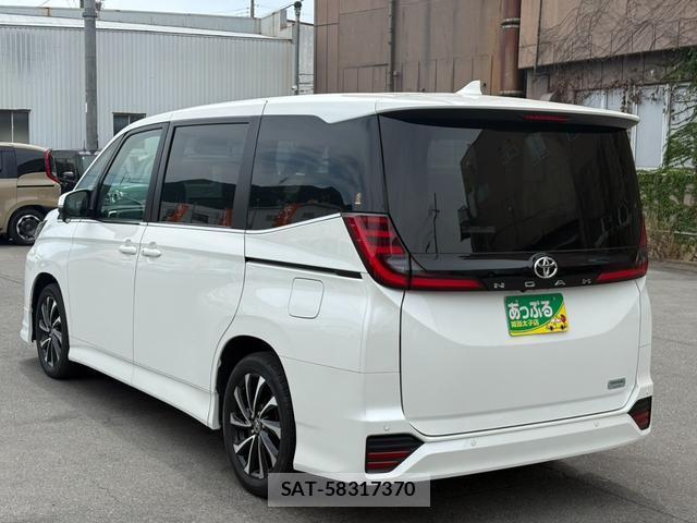 Toyota NOAH 2022-12 8372668-9