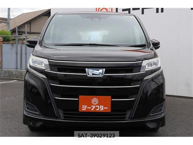 Toyota NOAH 2017-07 8372723-5