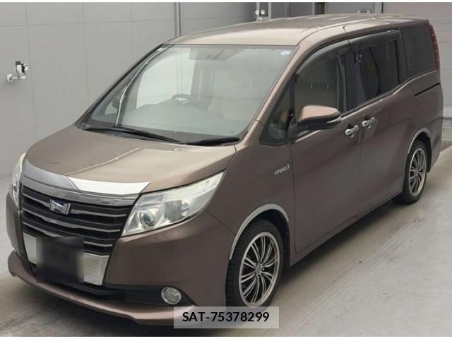 Toyota NOAH 2014-03 8372841-0