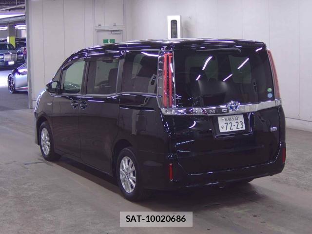 Toyota NOAH 2017-10 8372862-1
